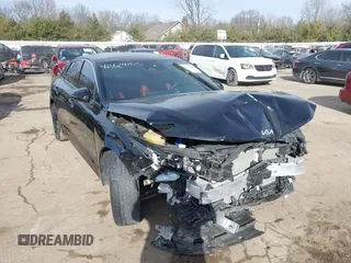 2024 Kia K5 GT-Line z VIN 5XXG64J24RG247893, wystawiony jako IAAI lot #41424100 z przebiegiem 23 184 mil mil oraz . Historia ofert i sprzedaży dostępna na DreamBid. Obrazek 1.