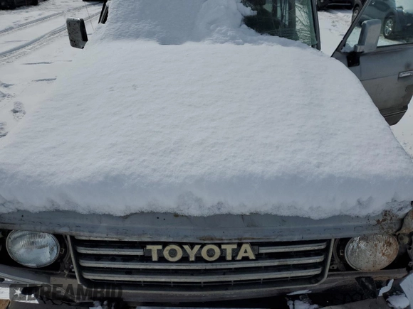 1985 Toyota Land Cruiser z VIN JT3FJ60G8F1127643, wystawiony jako Copart lot #46289955 z przebiegiem 276 869 mil mil oraz Czysty tytuł • Clean title. Historia ofert i sprzedaży dostępna na DreamBid. Obrazek 12.
