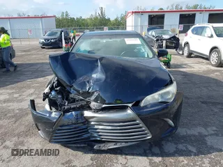 2017 Toyota Camry XLE z VIN 4T1BF1FK1HU805219, wystawiony jako IAAI lot #42199342 z przebiegiem 133 102 mil mil oraz . Historia ofert i sprzedaży dostępna na DreamBid. Obrazek 12.