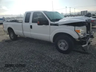 2015 Ford F-250 XLT with VIN 1FT7X2A65FEA41700, listed as a Copart auction lot 42645615 with 172,430 mi miles and Salvage title. Bid and sale history available at DreamBid. Image 4.
