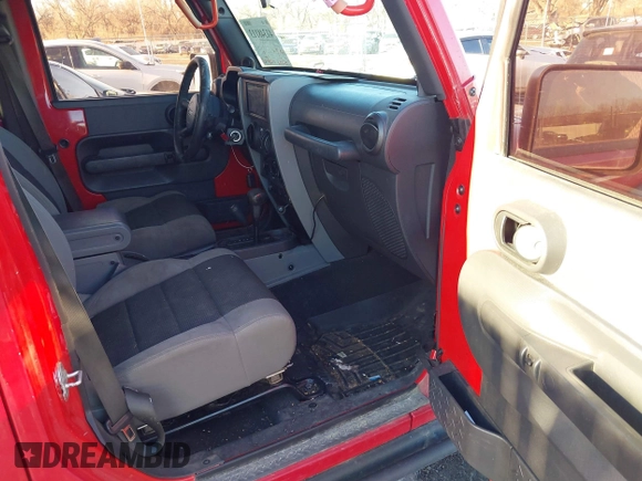 2007 Jeep Wrangler Unlimited X with VIN 1J4GA39137L104767, listed as a IAAI auction lot 41348113 with 175,353 mi miles and . Bid and sale history available at DreamBid. Image 5.