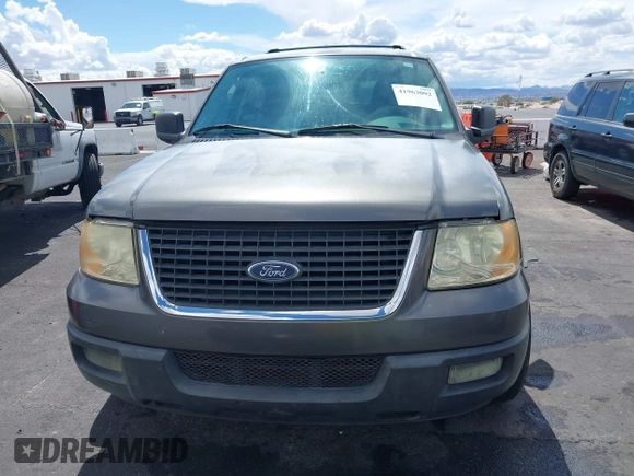 2004 Ford Expedition Special Service with VIN 1FMRU15WX4LB52060, listed as a IAAI auction lot 41963092 with 202,622 mi miles. Bid and sale history available at carsss.com. Image 6.