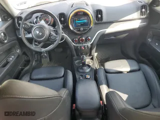 2020 MINI Countryman Cooper S with VIN WMZYX1C00L3L48187, listed as a Copart auction lot 65035964 with 25,631 mi miles and Salvage Title. Bid and sale history available at carsss.com. Image 8.