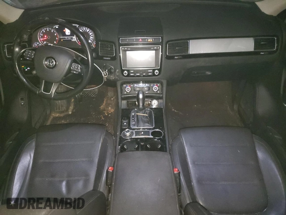 2016 Volkswagen Touareg Sport with VIN WVGEF9BP2GD005296, listed as a Copart auction lot 88808735 with 133,429 mi miles and Salvage Title. Bid and sale history available at DreamBid. Image 8.