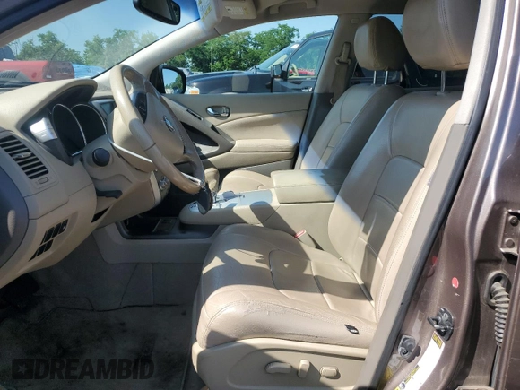 2014 Nissan Murano SV z VIN JN8AZ1MU1EW413485, wystawiony jako Copart lot #60904105 z przebiegiem 139 821 mil mil oraz Czysty tytuł • Clean title. Historia ofert i sprzedaży dostępna na DreamBid. Obrazek 7.