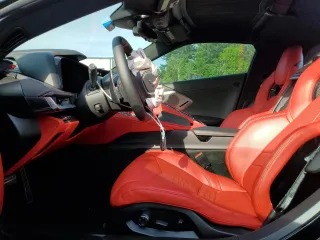 2022 Chevrolet Corvette 3LT z VIN 1G1YC2D46N5117832, wystawiony jako Copart lot #55146784 z przebiegiem 21 569 mil mil oraz Szkody całkowita. Historia ofert i sprzedaży dostępna na DreamBid. Obrazek 7.