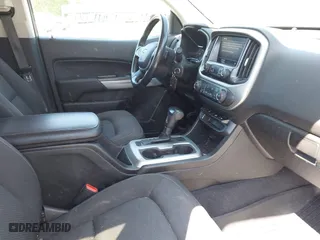 2019 Chevrolet Colorado 2WD LT with VIN 1GCGSCEN6K1124642, listed as a IAAI auction lot 42065426 with 205,608 mi miles. Bid and sale history available at carsss.com. Image 5.