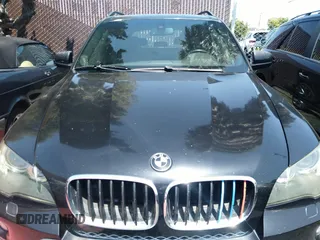 2007 BMW X5 4.8i z VIN 4USFE83507LY66575, wystawiony jako IAAI lot #42317099 z przebiegiem 142 356 mil mil oraz . Historia ofert i sprzedaży dostępna na DreamBid. Obrazek 6.