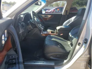 2010 Infiniti FX35 with VIN JN8AS1MU4AM800770, listed as a Copart auction lot 76324424 with 301,279 mi miles and Salvage Title. Bid and sale history available at carsss.com. Image 7.