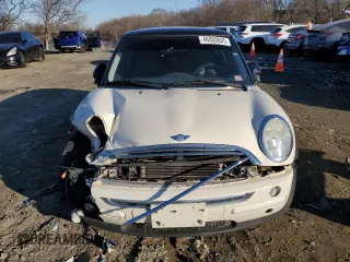2004 MINI Hardtop with VIN WMWRC334X4TJ54215, listed as a Copart auction lot 46860695 with Not Provided miles and Salvage Title. Bid and sale history available at DreamBid. Image 5.