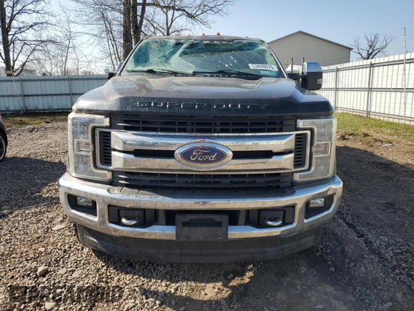 2017 Ford F-250 Lariat z VIN 1FT7W2BT8HEE30051, wystawiony jako Copart lot #53890075 z przebiegiem 165 508 mil mil oraz Szkoda całkowita • Salvage title. Historia ofert i sprzedaży dostępna na DreamBid. Obrazek 5.