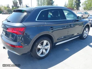 2019 Audi Q5 Premium with VIN WA1ANAFY2K2040638, listed as a IAAI auction lot 42095555 with 98,990 mi miles. Bid and sale history available at carsss.com. Image 4.