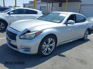 2015 Infiniti Q70 с VIN JN1BY1PP9FM600451, выставлен на аукционе IAAI как лот 42587404 с пробегом 165 071 миль миль и . История ставок и продаж доступна на DreamBid. Изображение 2.