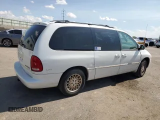 1998 Chrysler Town & Country LXi with VIN 1C4GP64L2WB637437, listed as a Copart auction lot 70504424 with 82,972 mi miles and Salvage Title. Bid and sale history available at carsss.com. Image 3.