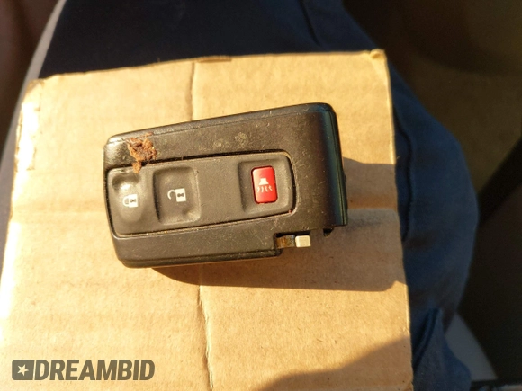 2004 Toyota Prius with VIN JTDKB22U640112757, listed as a IAAI auction lot 42145750 with 181,310 mi miles and . Bid and sale history available at DreamBid. Image 11.