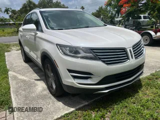 2017 Lincoln MKC Premiere with VIN 5LMCJ1D98HUL31978, listed as a Copart auction lot 63714715 with 83,848 mi miles and Salvage title. Bid and sale history available at DreamBid. Image 1.