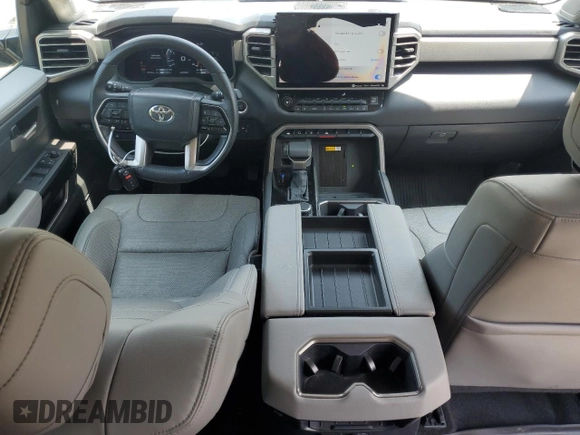 2024 Toyota Tundra Limited z VIN 5TFJA5DB2RX153316, wystawiony jako Copart lot #60074415 z przebiegiem 19 592 mil mil oraz Szkoda całkowita • Salvage title. Historia ofert i sprzedaży dostępna na DreamBid. Obrazek 8.