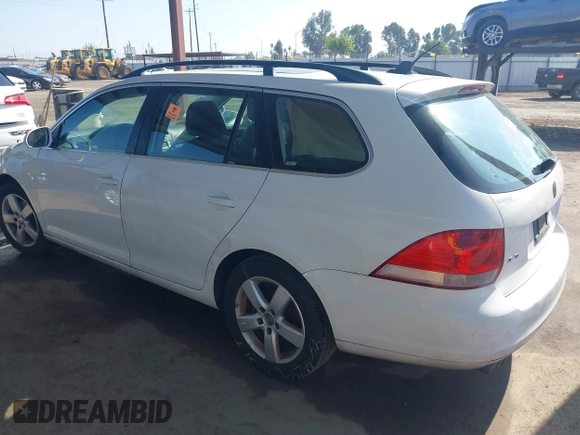 2009 Volkswagen Jetta z VIN 3VWTZ71K39M286381, wystawiony jako IAAI lot #42126439 z przebiegiem 138 297 mil mil oraz . Historia ofert i sprzedaży dostępna na DreamBid. Obrazek 3.