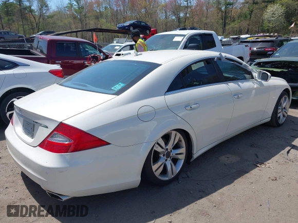 2009 Mercedes-Benz CLS 550 with VIN WDDDJ72X39A140736, listed as a IAAI auction lot 42123417 with Not provided miles and . Bid and sale history available at DreamBid. Image 4.
