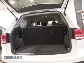 2018 Volkswagen Atlas SE with VIN 1V2KR2CA7JC574270, listed as a IAAI auction lot 41654110 with 104,440 mi miles and . Bid and sale history available at DreamBid. Image 18.