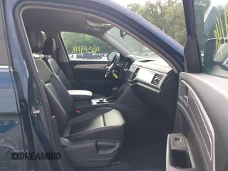 2020 Volkswagen Atlas SE with VIN 1V2LR2CA3LC504532, listed as a IAAI auction lot 42319148 with 113,745 mi miles and . Bid and sale history available at DreamBid. Image 5.