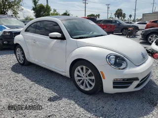 2018 Volkswagen Beetle SE with VIN 3VWJD7AT9JM701884, listed as a Copart auction lot 50260345 with 0 mi miles and Salvage Title. Bid and sale history available at carsss.com. Image 4.