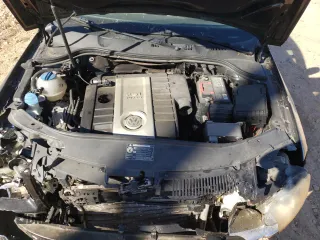 2008 Volkswagen Passat Turbo z VIN WVWJK73C28P081938, wystawiony jako Copart lot #43255115 z przebiegiem 167 156 mil mil oraz Szkoda całkowita • Salvage title. Historia ofert i sprzedaży dostępna na DreamBid. Obrazek 12.