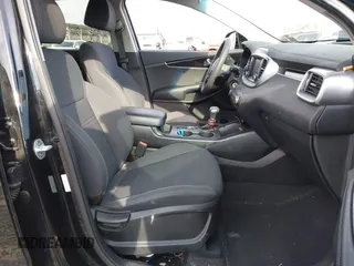 2019 Kia Sorento LX with VIN 5XYPGDA35KG553010, listed as a IAAI auction lot 41839878 with 87,392 mi miles. Bid and sale history available at carsss.com. Image 5.