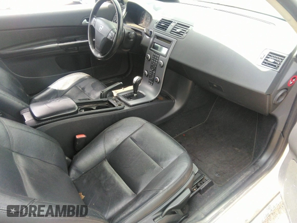 2011 Volvo C30 with VIN YV1672MKXB2197371, listed as a IAAI auction lot 42098912 with 181,787 mi miles. Bid and sale history available at carsss.com. Image 5.