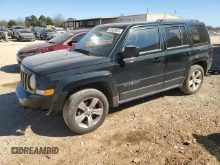 2013 Jeep Patriot Latitude with VIN 1C4NJPFB8DD141241, listed as a Copart auction lot 47622835 with 157,713 mi miles and Salvage Title. Bid and sale history available at carsss.com. Image 1.