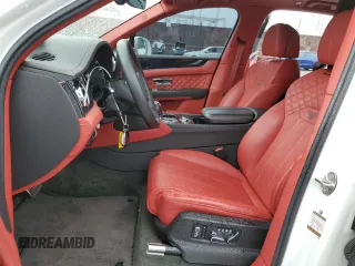 2021 Bentley Bentayga V8 z VIN SJAAM2ZV6MC035957, wystawiony jako Copart lot #76741673 z przebiegiem 14 683 mil mil oraz . Historia ofert i sprzedaży dostępna na DreamBid. Obrazek 7.