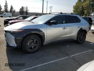 2024 Toyota bZ4X XLE z VIN JTMAAAAA0RA033148, wystawiony jako Copart lot #55363625 z przebiegiem 33 645 mil mil oraz Szkoda całkowita • Salvage title. Historia ofert i sprzedaży dostępna na DreamBid. Obrazek 1.