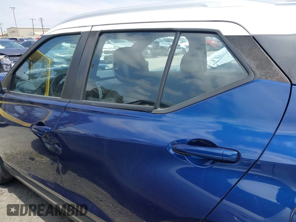 2019 Nissan Kicks S with VIN 3N1CP5CU5KL517856, listed as a IAAI auction lot 41976015 with 30,908 mi miles and . Bid and sale history available at carsss.com. Image 15.