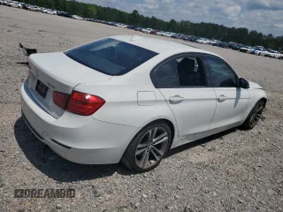 2013 BMW 3 Series 335i xDrive z VIN WBA3B9C51DF140819, wystawiony jako Copart lot #54215495 z przebiegiem 138 694 mil mil oraz Szkoda całkowita • Salvage title. Historia ofert i sprzedaży dostępna na DreamBid. Obrazek 3.
