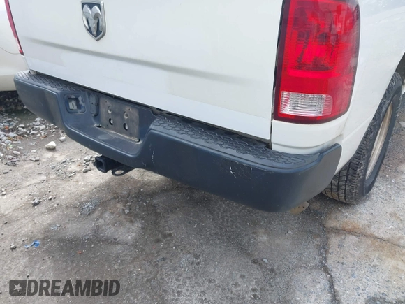 2020 Ram 1500 Tradesman z VIN 1C6RR6FT4LS148072, wystawiony jako IAAI lot #42041064 z przebiegiem 104 886 mil mil oraz . Historia ofert i sprzedaży dostępna na DreamBid. Obrazek 6.