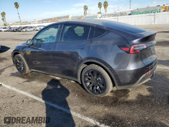2024 Tesla Model Y Long Range с VIN 7SAYGDEE3RA236473, выставлен на аукционе Copart как лот 77409334 с пробегом 5 822 миль миль и Списание • Salvage title. История ставок и продаж доступна на DreamBid. Изображение 2.