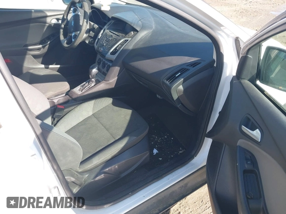2014 Ford Focus SE with VIN 1FADP3F20EL150757, listed as a IAAI auction lot 41984703 with 171,603 mi miles. Bid and sale history available at carsss.com. Image 5.