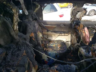 2024 GMC Acadia FWD Denali z VIN 1GKENLKS7RJ212266, wystawiony jako Copart lot #41418515 z przebiegiem Nie podano mil oraz Szkoda całkowita • Salvage title. Historia ofert i sprzedaży dostępna na DreamBid. Obrazek 10.