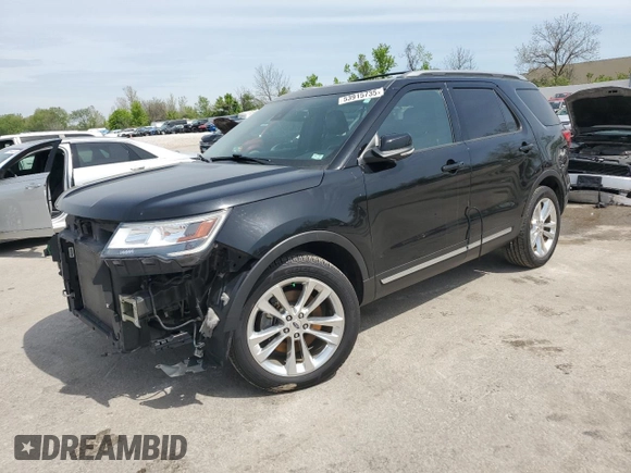 2018 Ford Explorer XLT z VIN 1FM5K7D88JGB97285, wystawiony jako Copart lot #53915735 z przebiegiem 116 397 mil mil oraz Czysty tytuł • Clean title. Historia ofert i sprzedaży dostępna na DreamBid. Obrazek 1.