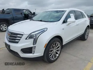 2017 Cadillac XT5 Luxury FWD z VIN 1GYKNBRS3HZ195197, wystawiony jako IAAI lot #42033419 z przebiegiem 76 709 mil mil oraz . Historia ofert i sprzedaży dostępna na DreamBid. Obrazek 2.