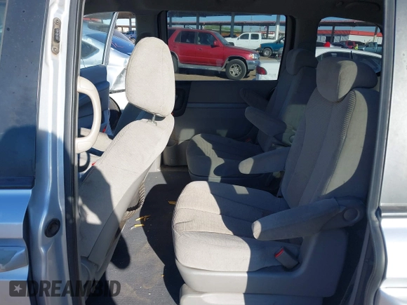 2008 Kia Sedona with VIN KNDMB133686227144, listed as a IAAI auction lot 41868692 with 124,269 mi miles. Bid and sale history available at carsss.com. Image 8.