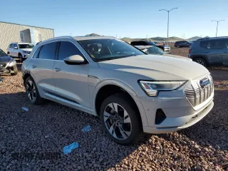 2021 Audi e-tron Prestige with VIN WA1VABGE3MB027942, listed as a Copart auction lot 40094494 with 17,593 mi miles and . Bid and sale history available at DreamBid. Image 4.