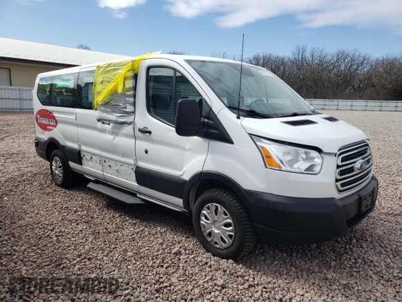 2019 Ford Transit Passenger XL z VIN 1FBZX2ZM4KKB24336, wystawiony jako Copart lot #49377135 z przebiegiem 58 994 mil mil oraz Szkody całkowita. Historia ofert i sprzedaży dostępna na DreamBid. Obrazek 4.