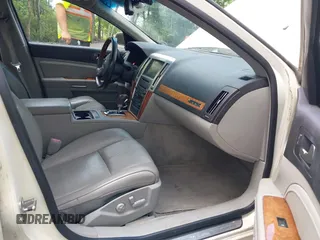 2008 Cadillac STS RWD z VIN 1G6DZ67A980209793, wystawiony jako IAAI lot #42399289 z przebiegiem 175 341 mil mil oraz . Historia ofert i sprzedaży dostępna na DreamBid. Obrazek 5.