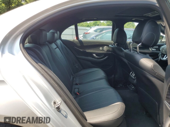 2019 Mercedes-Benz E-Class E 300 with VIN WDDZF4KB8KA532577, listed as a Copart auction lot 63581924 with 111,984 mi miles and Salvage Title. Bid and sale history available at carsss.com. Image 10.