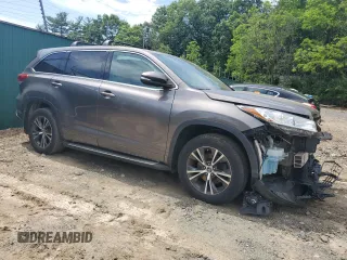2018 Toyota Highlander LE with VIN 5TDBZRFH5JS824574, listed as a Copart auction lot 57248455 with 123,799 mi miles and Clean title. Bid and sale history available at DreamBid. Image 4.