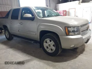2009 Chevrolet Avalanche 2LT z VIN 3GNFK22089G158390, wystawiony jako IAAI lot #41868477 z przebiegiem 174 405 mil mil oraz . Historia ofert i sprzedaży dostępna na DreamBid. Obrazek 1.