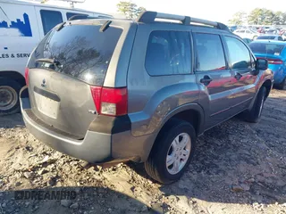 2005 Mitsubishi Endeavor LS with VIN 4A4MM21S15E074337, listed as a IAAI auction lot 41411760 with 194,542 mi miles. Bid and sale history available at carsss.com. Image 4.