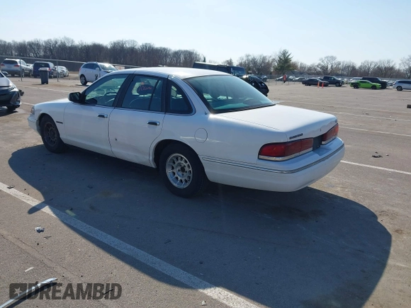 1995 Ford Crown Victoria LX с VIN 2FALP74W3SX123480, выставлен на аукционе IAAI как лот 41737431 с пробегом Не указан миль и . История ставок и продаж доступна на DreamBid. Изображение 3.