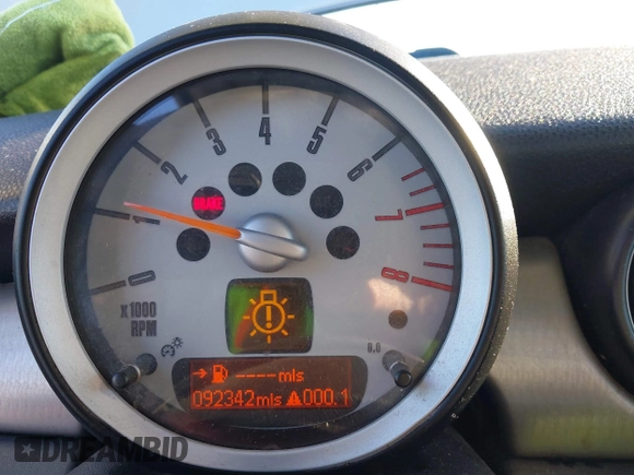 2008 MINI Hardtop with VIN WMWMF33548TU68524, listed as a IAAI auction lot 41515753 with 92,342 mi miles and . Bid and sale history available at DreamBid. Image 7.
